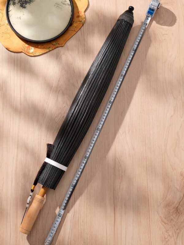 Black Calligraphy Oil - paper Umbrella: A Blend of Tradition and Creativity - immagine 12