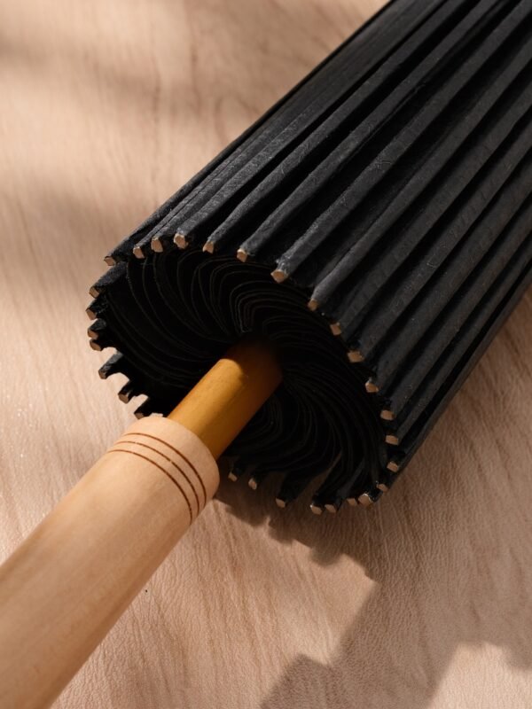 Black Calligraphy Oil - paper Umbrella: A Blend of Tradition and Creativity - immagine 10